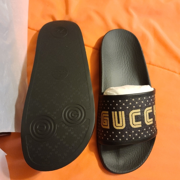 GUCCI Pursuit Guccy Logo Slide Sandal - Picture 7 of 8